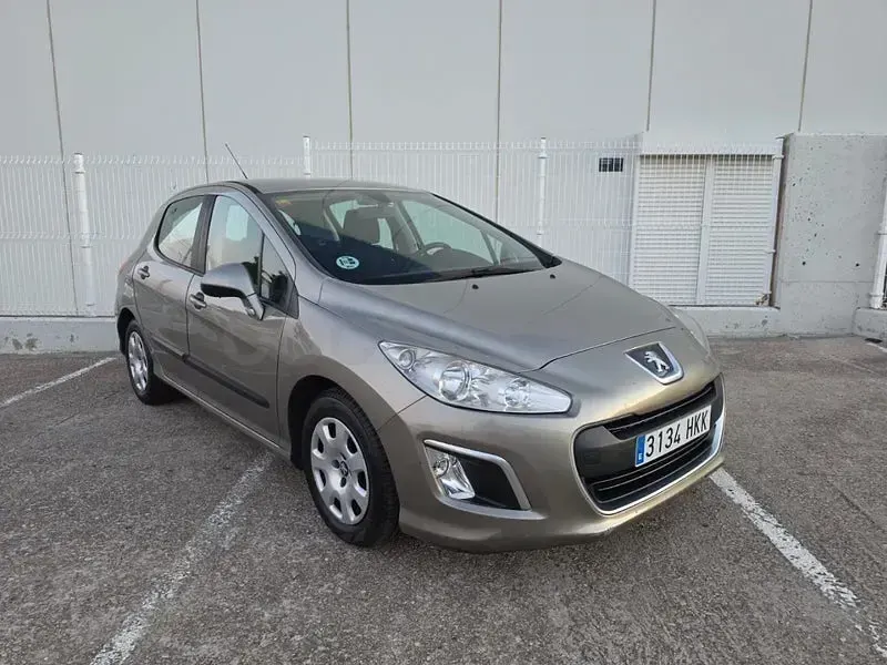 Usado Peugeot 308 Active 112 CV (82 kW) 2012 Beige Berlina