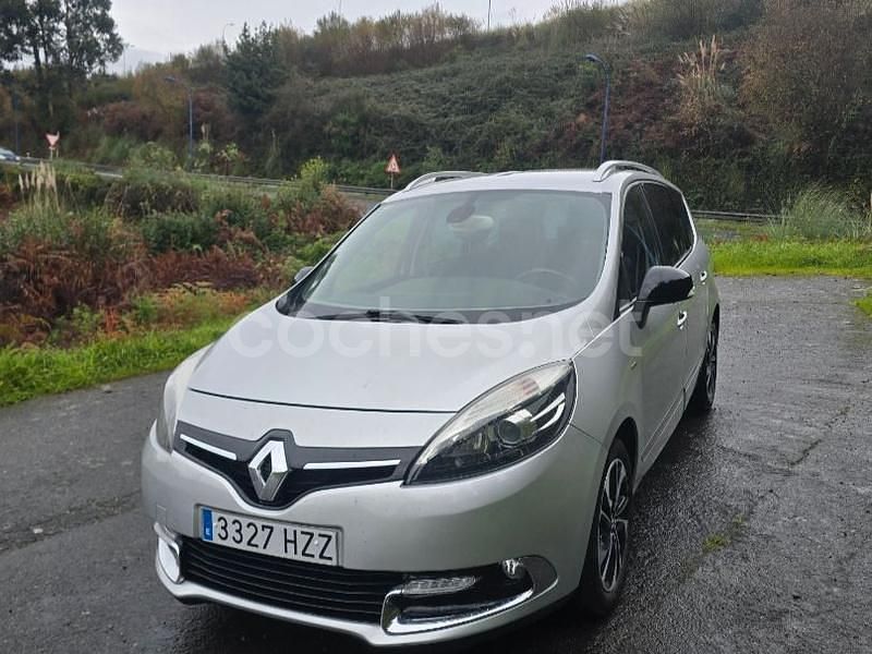 Usado Renault Grand Scénic III Bose Edition 110 CV (80 kW) 2014 Gris / plata Monovolumen