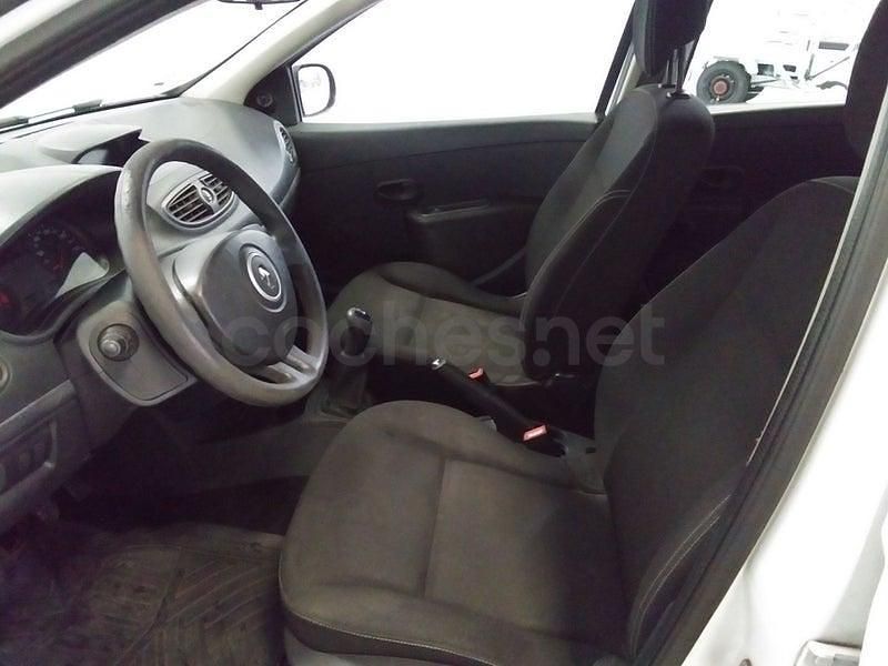 Usado Renault Clio IV Business 75 CV (55 kW) 2014 Blanco Berlina