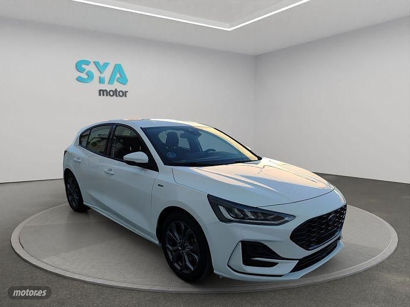 Blanco Usado 2023 Ford Focus ST-Line Berlina | 18.990 € (Precio justo) - Imagen 1/3