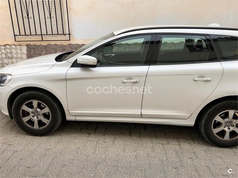 Blanco Usado 2013 Volvo XC60 Kinetic SUV | 11.000 € (Precio justo) - Imagen 1/4