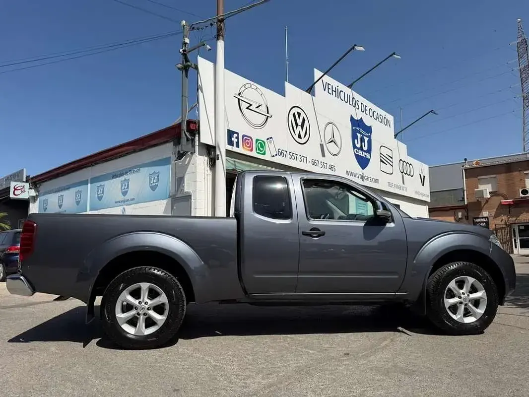 Usado Nissan Navara SE 189 CV (139 kW) 2014 Gris Pickup/Camioneta