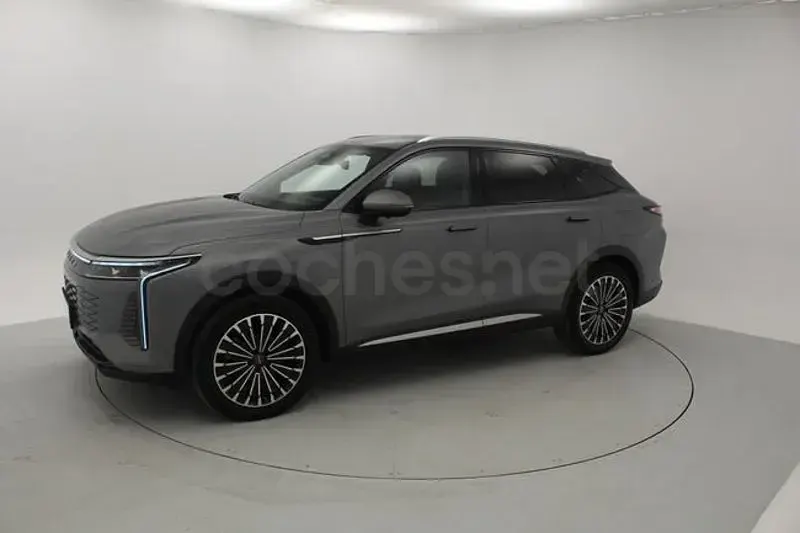 Usado Omoda 9 537 CV (394 kW) 2025 Gris / plata SUV