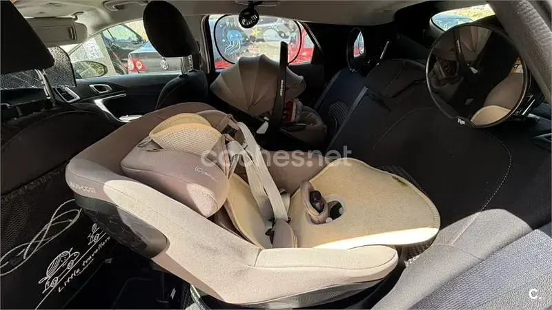 Usado Kia XCeed 100 CV (73 kW) 2024 Negro SUV