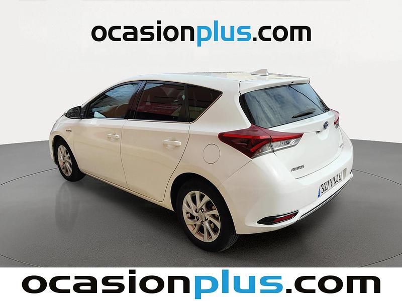 Usado Toyota Auris Hybrid Business Edition 136 CV (100 kW) 2018 Blanco Berlina