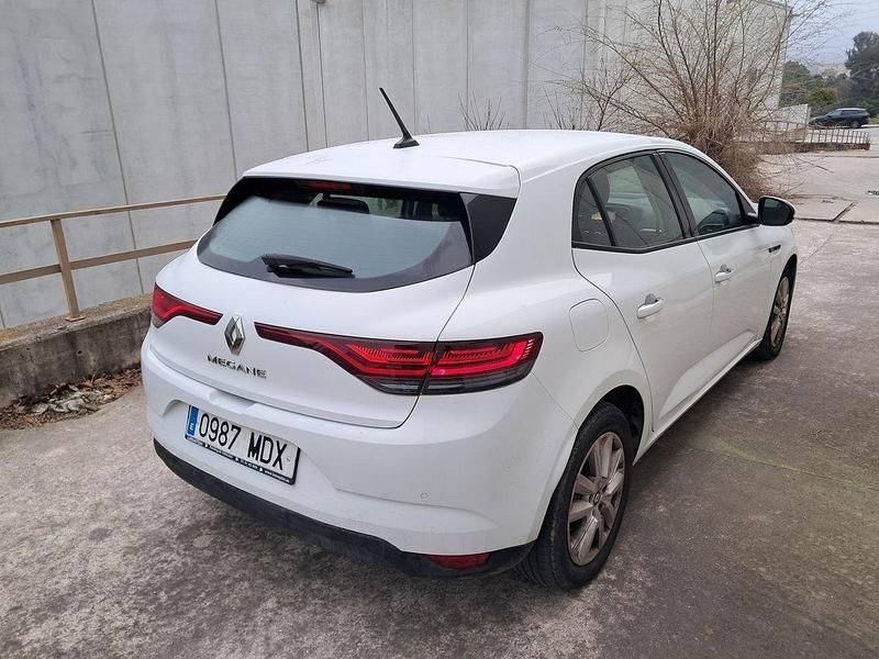 Usado Renault Mégane IV Equilibre 115 CV (84 kW) 2023 Blanco Berlina