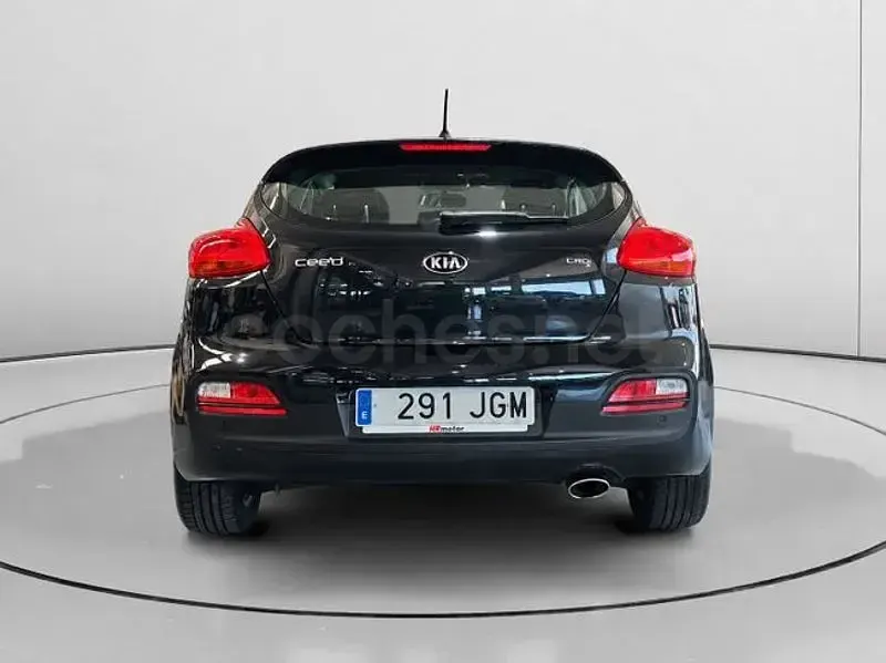 Usado Kia ProCeed 110 CV (80 kW) 2015 Negro Utilitario