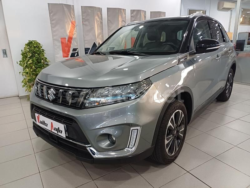 Gris / plata Usado 2023 Suzuki Vitara GLX SUV | 21.900 € (Un poco caro) - Imagen 1/4