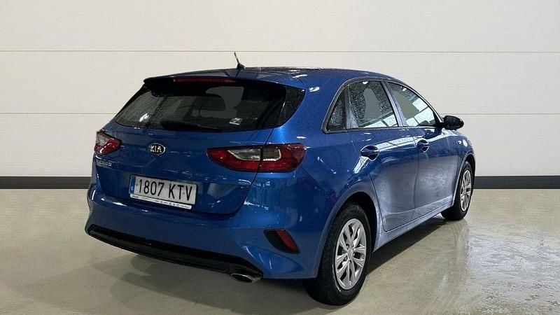 Usado Kia Ceed 100 CV (73 kW) 2019 Azul Utilitario