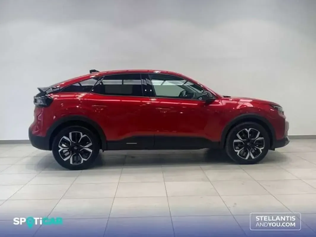 Usado Citroën C4 145 CV (106 kW) 2025 Rojo SUV
