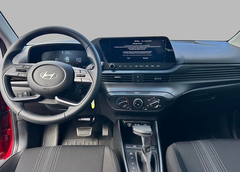 Usado Hyundai i20 100 CV (73 kW) 2025 Rojo dragón Utilitario