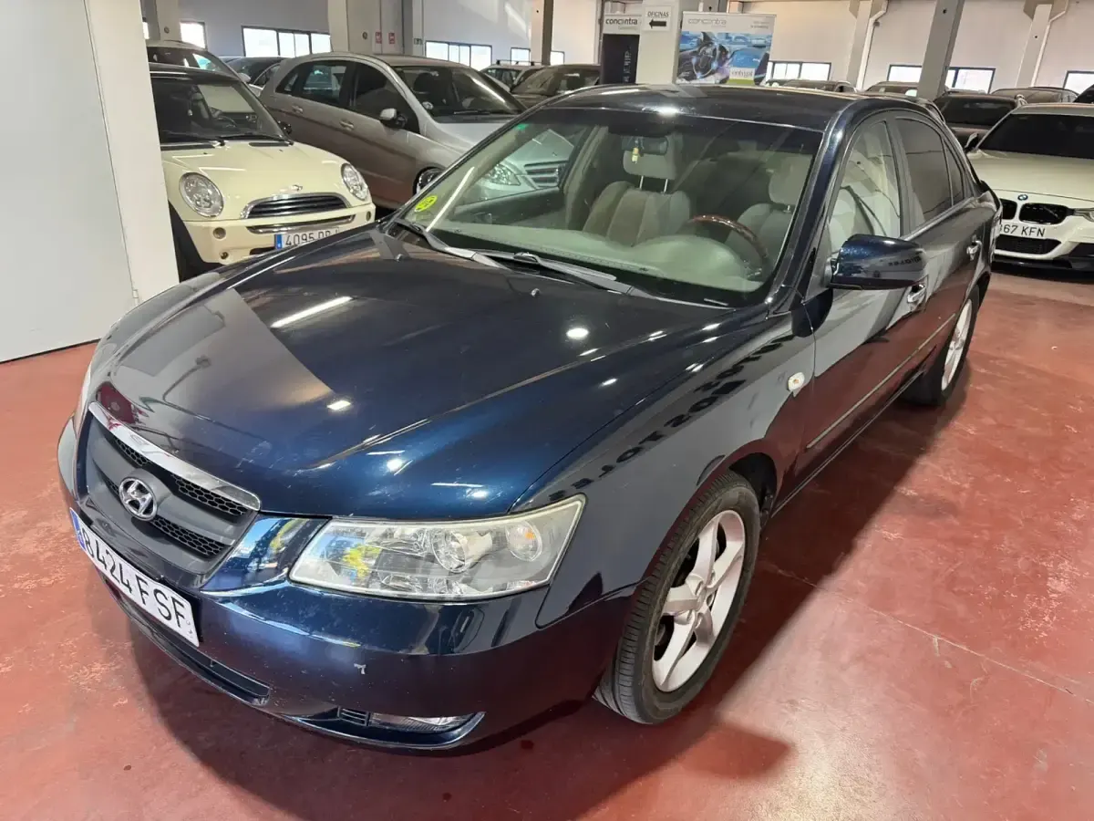 Usado Hyundai Sonata Style 140 CV (102 kW) 2007 Negro Berlina
