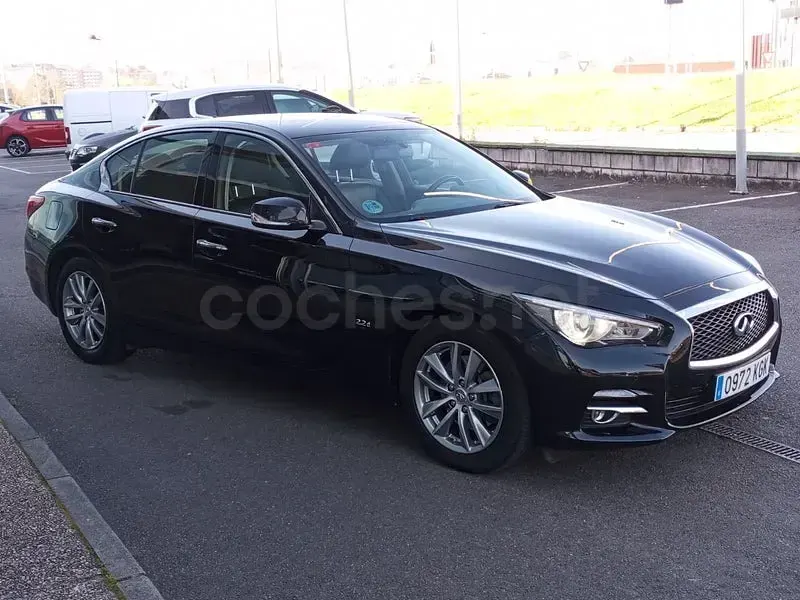 Usado Infiniti Q50 Premium 170 CV (125 kW) 2017 Negro Berlina