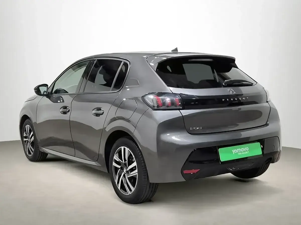 Usado Peugeot 208 Allure 101 CV (74 kW) 2022 Gris Utilitario