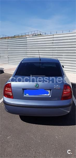 Azul Usado 2003 Skoda Superb Classic Berlina | 4500 € - Imagen 1/4