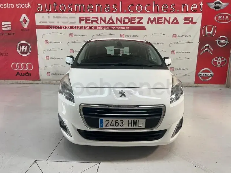 Usado Peugeot 5008 Active 120 CV (88 kW) 2014 Blanco Monovolumen