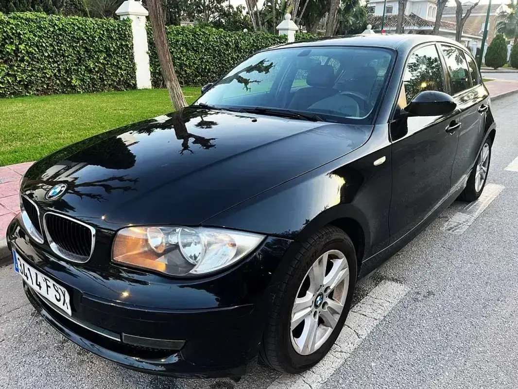 Usado BMW 116 116 CV (85 kW) 2007 Negro Utilitario