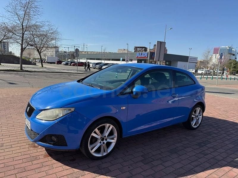 Usado Seat Ibiza 85 CV (62 kW) 2009 Azul Berlina