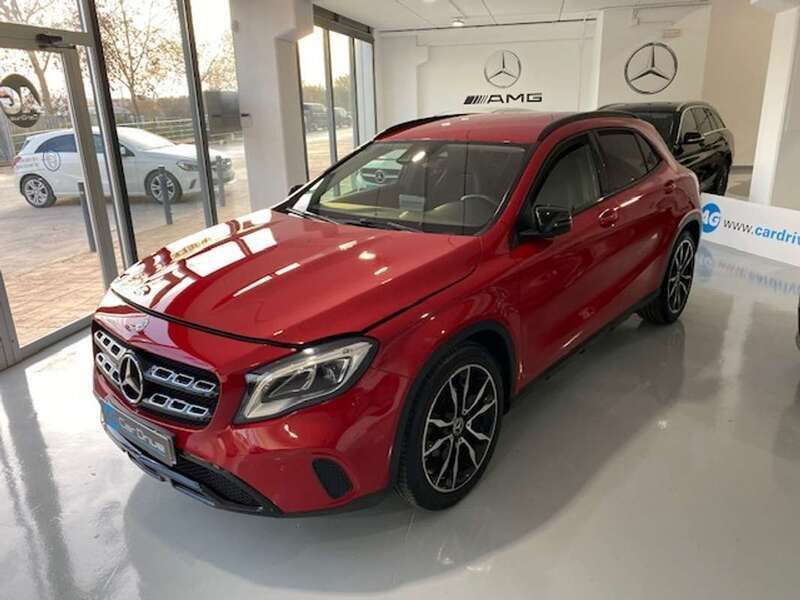 Rojo Usado 2018 Mercedes GLA200 Urban SUV | 22.900 € (Un poco caro) - Imagen 1/4