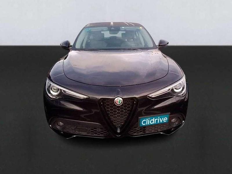 Usado Alfa Romeo Stelvio Sprint 190 CV (139 kW) 2021 Negro SUV