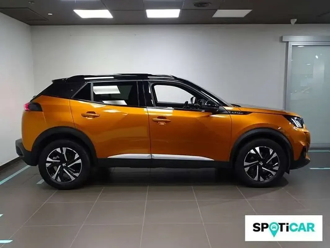 Usado Peugeot 2008 GT-line 131 CV (96 kW) 2020 Naranja SUV