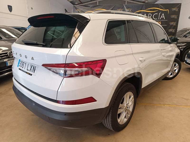 Usado Skoda Kodiaq Ambition 150 CV (110 kW) 2022 Blanco SUV