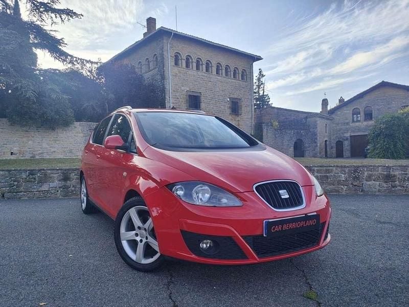 Usado Seat Altea XL Sport 160 CV (117 kW) 2010 Rojo Monovolumen