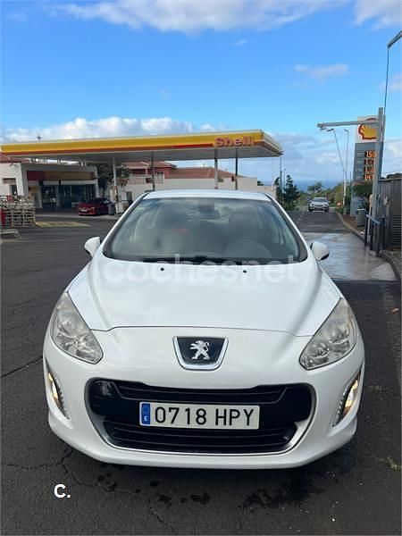 Usado Peugeot 308 Active 120 CV (88 kW) 2013 Blanco Berlina