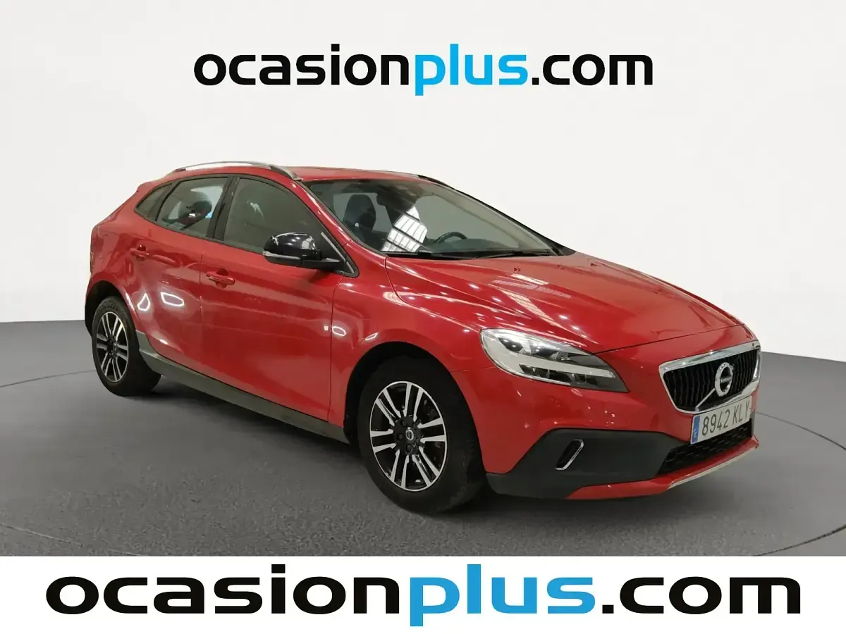 Usado Volvo V40 CC Momentum 120 CV (88 kW) 2018 Rojo Familiar