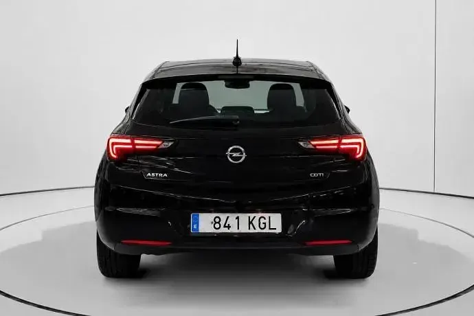 Usado Opel Astra Dynamic 136 CV (100 kW) 2017