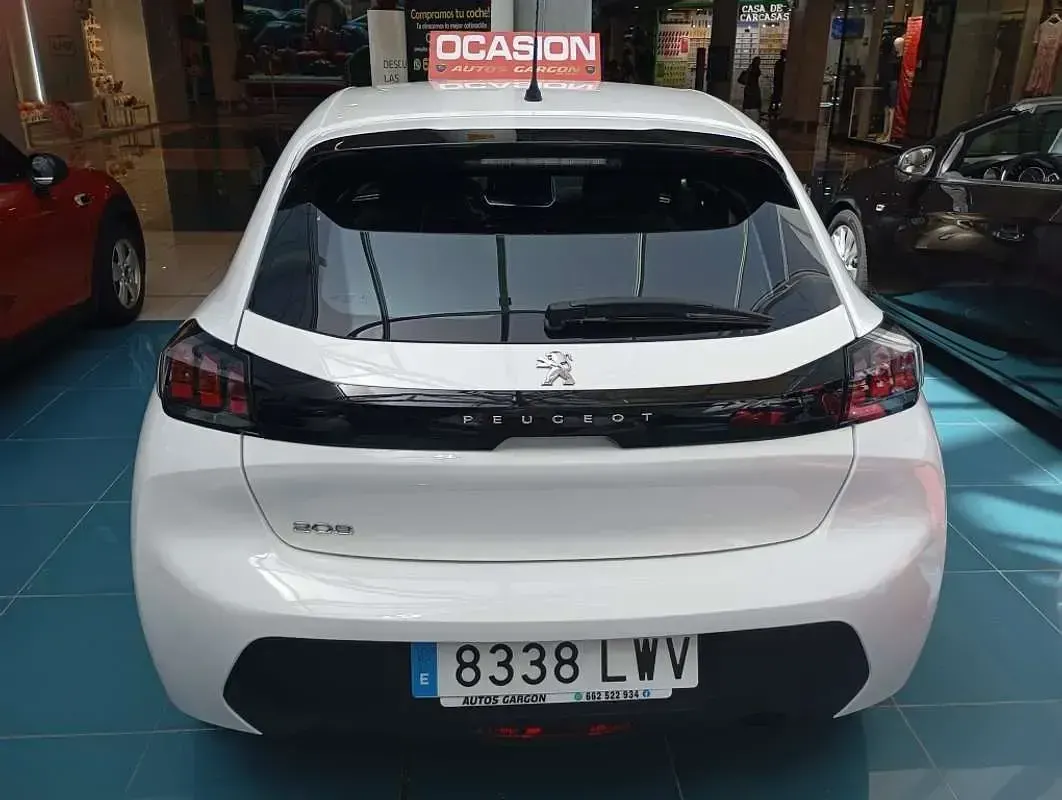 Usado Peugeot 208 Active 102 CV (75 kW) 2022 Blanco Utilitario