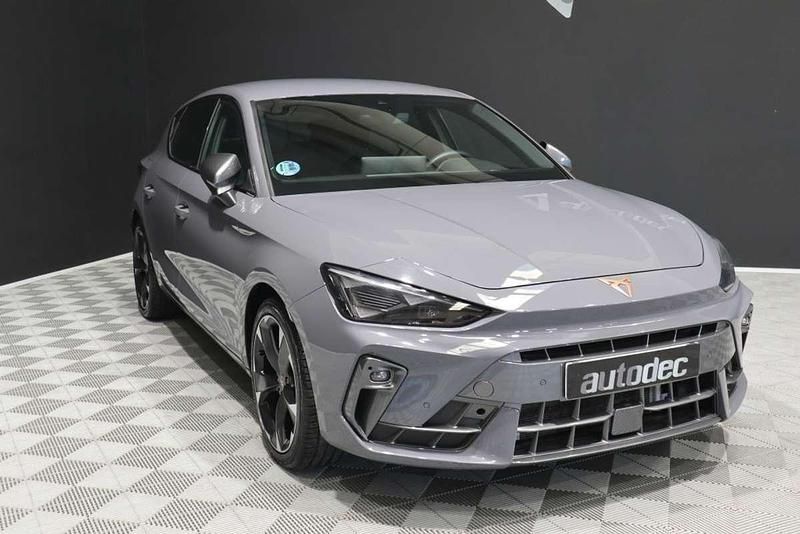 Usado Cupra Leon 150 CV (110 kW) 2024 Gris Utilitario