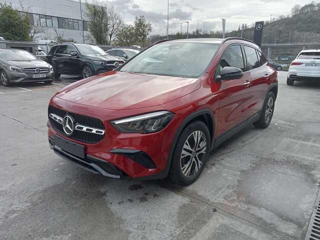 Rojo Nuevo 2025 Mercedes GLA200 SUV | 42.600 € (Super precio) - Imagen 1/4