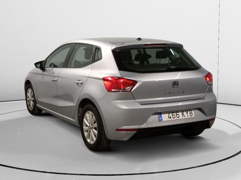 Usado Seat Ibiza Style Plus 80 CV (58 kW) 2019 Gris Berlina