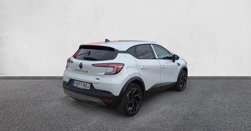 Usado Renault Captur Esprit Alpine 160 HP (117 kW) 2025 SUV