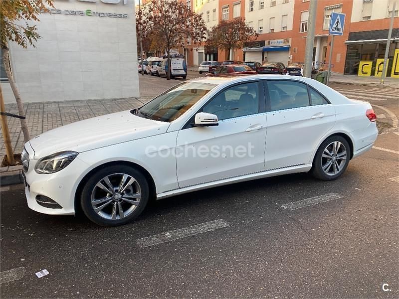 Usado Mercedes E220 Avantgarde 170 CV (125 kW) 2013 Blanco Berlina