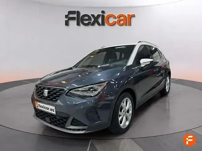 Usado Seat Arona FR 110 CV (80 kW) 2023 Gris SUV