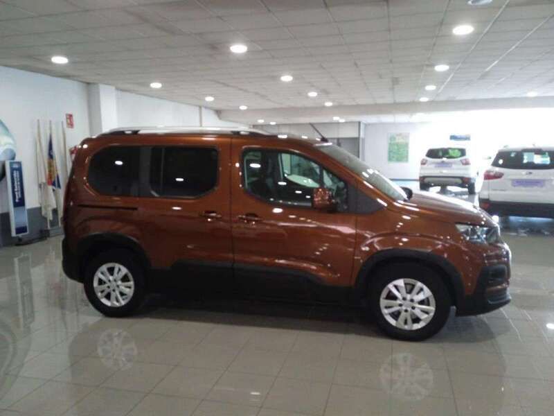 Usado Peugeot Rifter Allure 110 CV (80 kW) 2018 Naranja Monovolumen