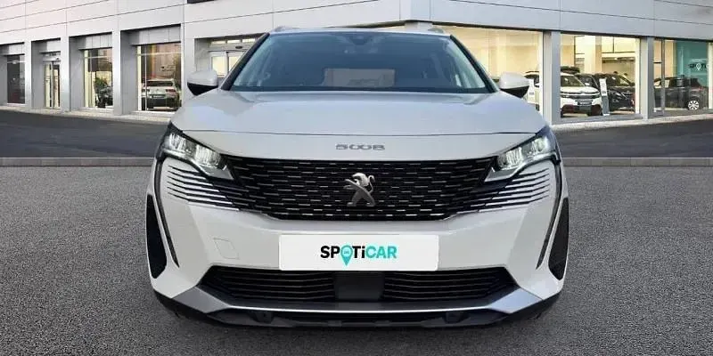 Usado Peugeot 5008 Allure 131 CV (96 kW) 2021 Blanco SUV