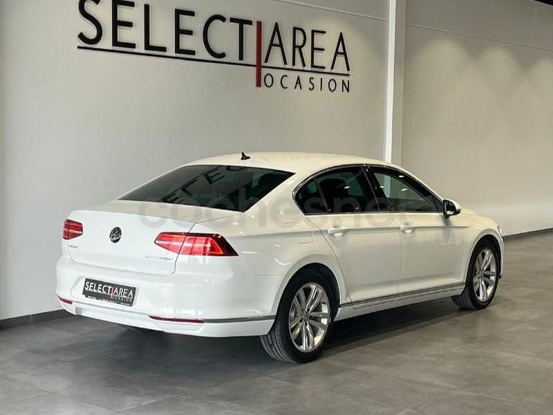 Usado VW Passat Advance 150 CV (110 kW) 2015 Blanco Berlina