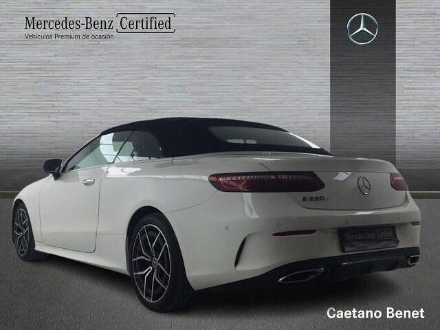 Usado Mercedes E220 AMG line 194 CV (142 kW) 2023 Blanco Descapotable