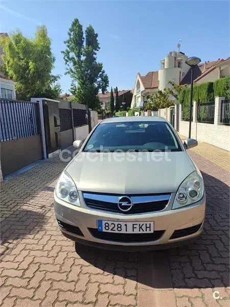 Usado Opel Vectra Essentia 100 CV (73 kW) 2007 Beige Berlina
