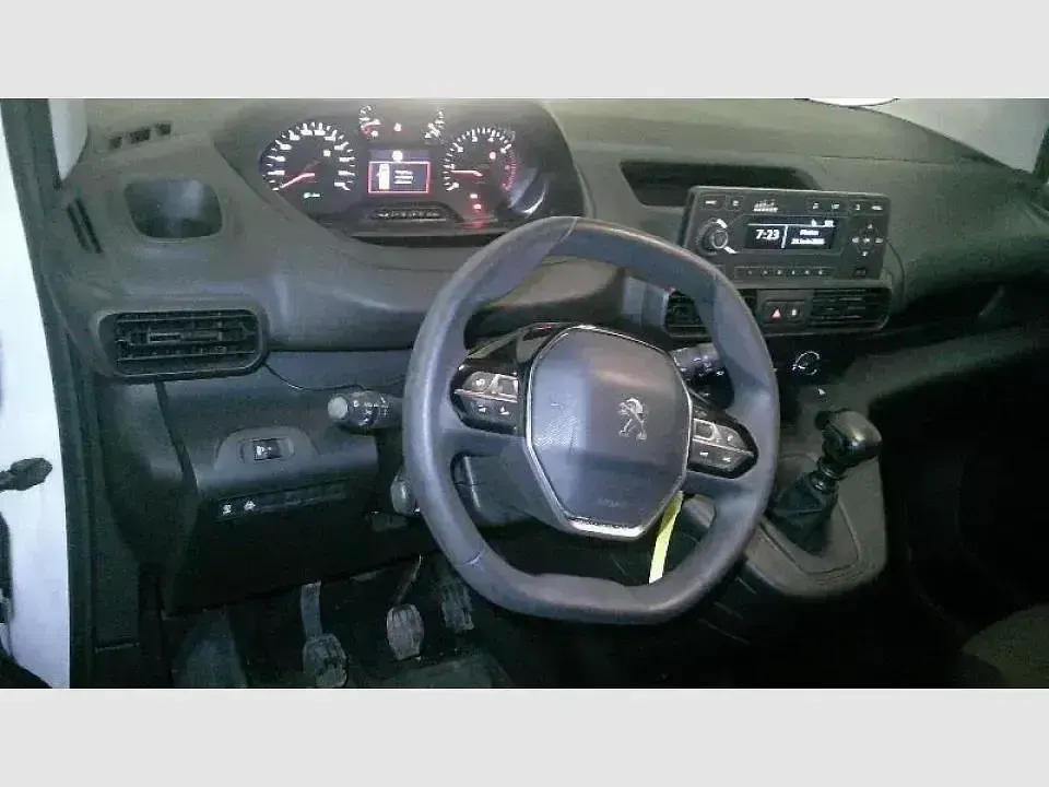 Usado Peugeot Rifter Business-Line 100 CV (73 kW) 2023 Blanco Monovolumen