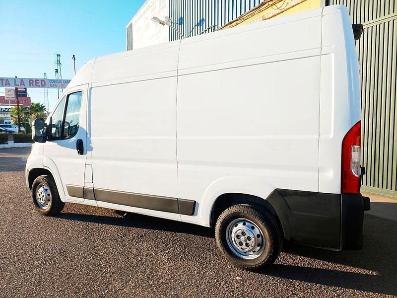 Usado Peugeot Boxer S 140 CV (102 kW) 2021 Blanco Van
