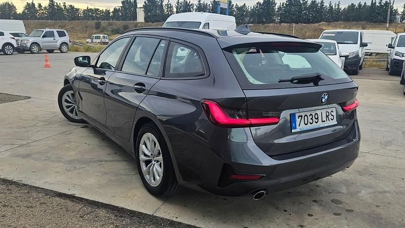 Usado BMW 318 150 CV (110 kW) 2021 Gris / plata Familiar