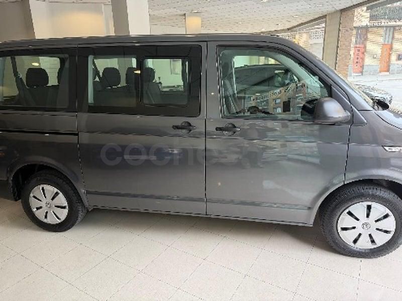 Usado VW Caravelle 150 CV (110 kW) 2024 Gris / plata Monovolumen