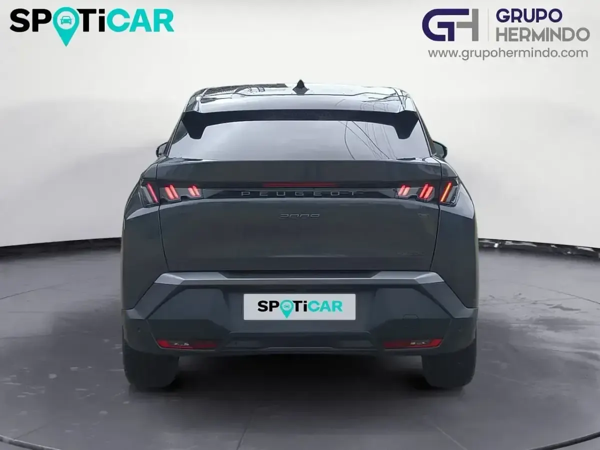 Usado Peugeot 3008 Allure 145 CV (106 kW) 2025 Gris / plata SUV