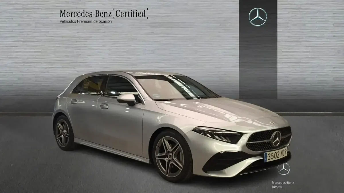 Usado Mercedes A180 136 CV (100 kW) 2025 Gris Berlina