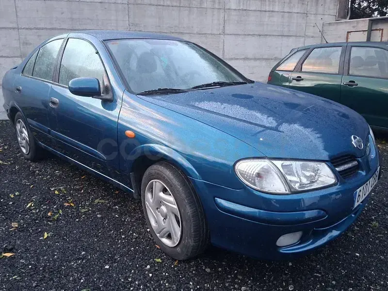 Usado Nissan Almera Comfort 90 CV (66 kW) 2002 Verde Berlina