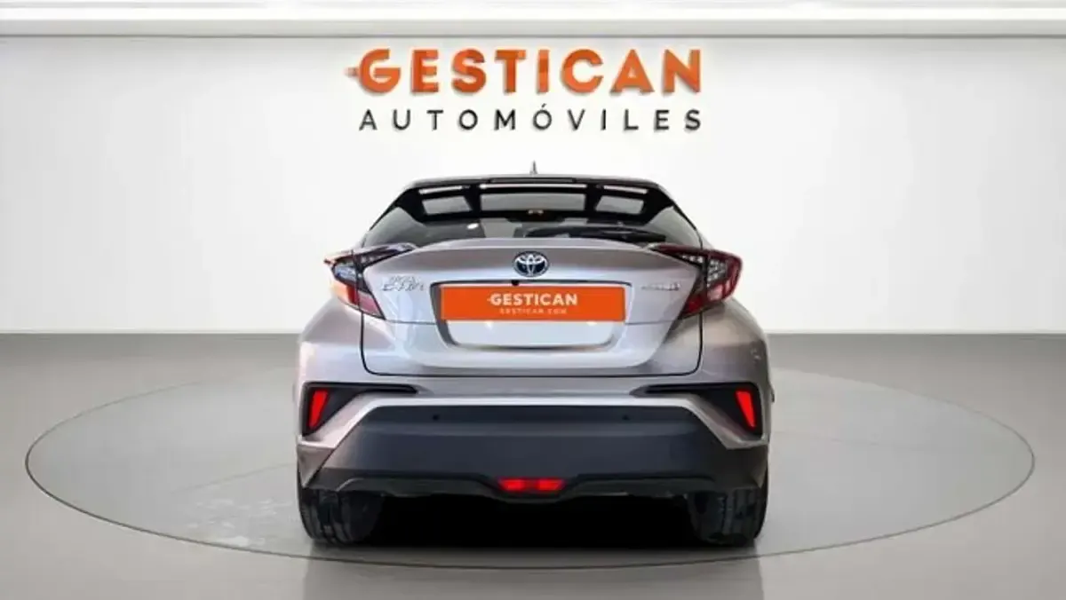 Usado Toyota C-HR Advance 122 CV (89 kW) 2020 Gris SUV